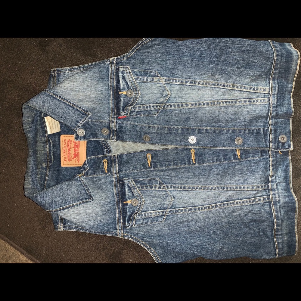 Levi’s sleeveless denim jacket